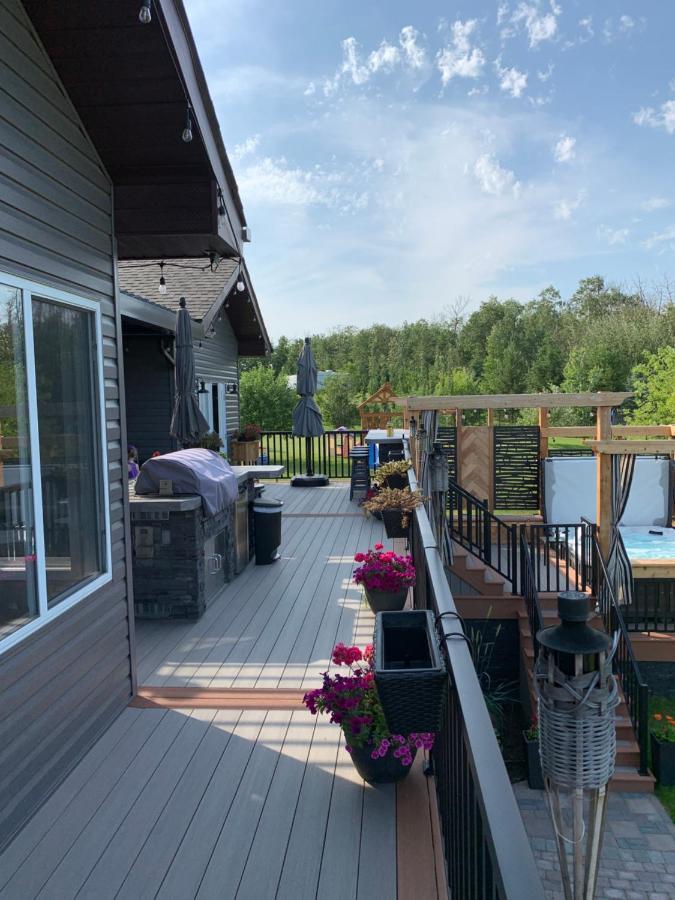 Dragonfly Inn Loft Suite Sherwood Park Esterno foto