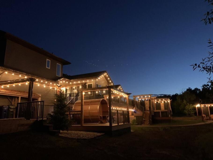 Dragonfly Inn Loft Suite Sherwood Park Esterno foto